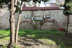 Nuh Efendi Medresesi Haziresi