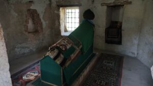 Siyami ve Benli Bey Türbesi