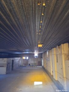 Ticari Yapının İçerisinden Görünüm