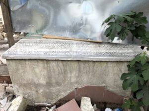 Gülfem Hatun Camii Önündeki Su Teknesi