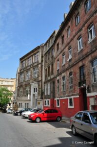 Michel Paşa Apartmanı ve İtalyan Okulu