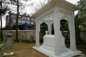 Köstendilli Ali Aleaddin Efendi Türbesi ve Haziresi