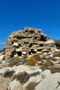 Knidos Aslanı'nın bulunduğu anıt mezar kalıntısı.