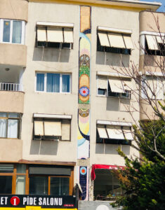 Bener Apartmanı Seramik Panosu