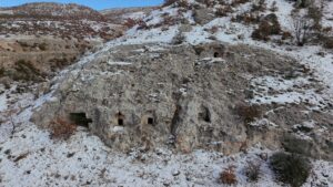 Akçadağ Kaya Odaları