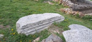 Surp Asdvadzadzin Ermeni Manastırı Mezarlığı'ndaki taşlar