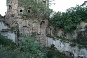 Alayköşkü Caddesindeki Üç Dönem Katmanlı Yapı