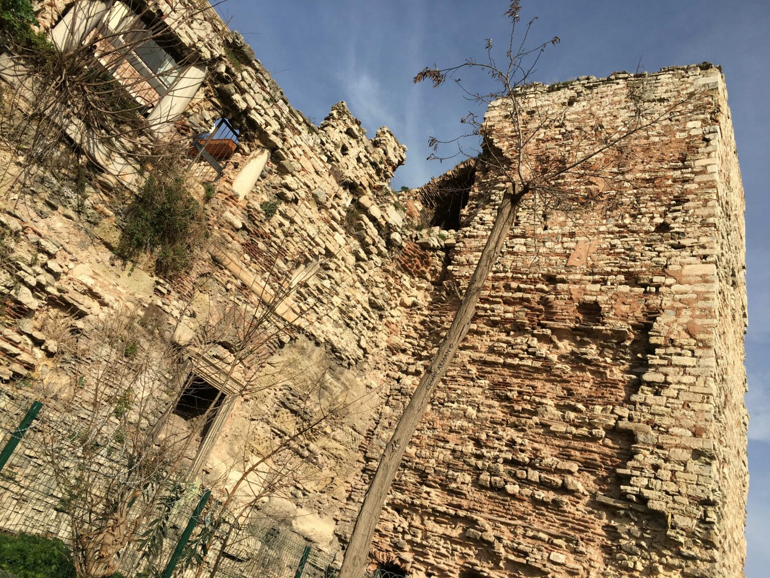 Mobil şoklu fener sikiş sahneleri Full HD 4K keyfi