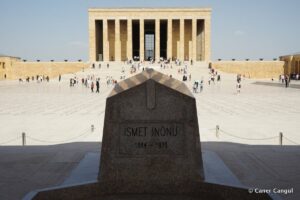 İsmet İnönü Lahdi