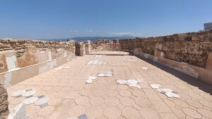 Laodikeia Kiliseli Peristilli Ev