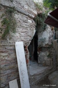 Tonozlu Yapı ve Mahzen Kalıntısı