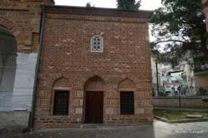 Hamza Bey’in Eşi ve Kızları Türbesi
