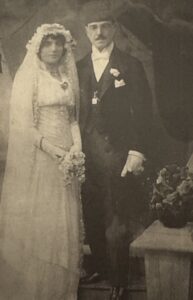 Prof. Dr. Turhan Bayçu ve Orhan Bayçu Sahilhanesi