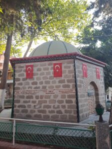 Kız Dedesi Türbesi