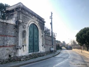 Emine Sultan Köşkü Anıtsal Kapısı