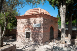 Hayrettin Hoca Türbesi