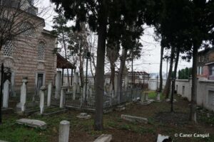İvaz Efendi Camii Haziresi
