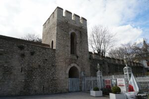 Sur-i Sultani 16. Burç - Park İçinden Görünümü