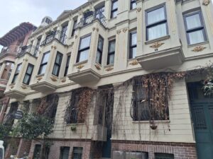 Grigoris Maralslis Evleri