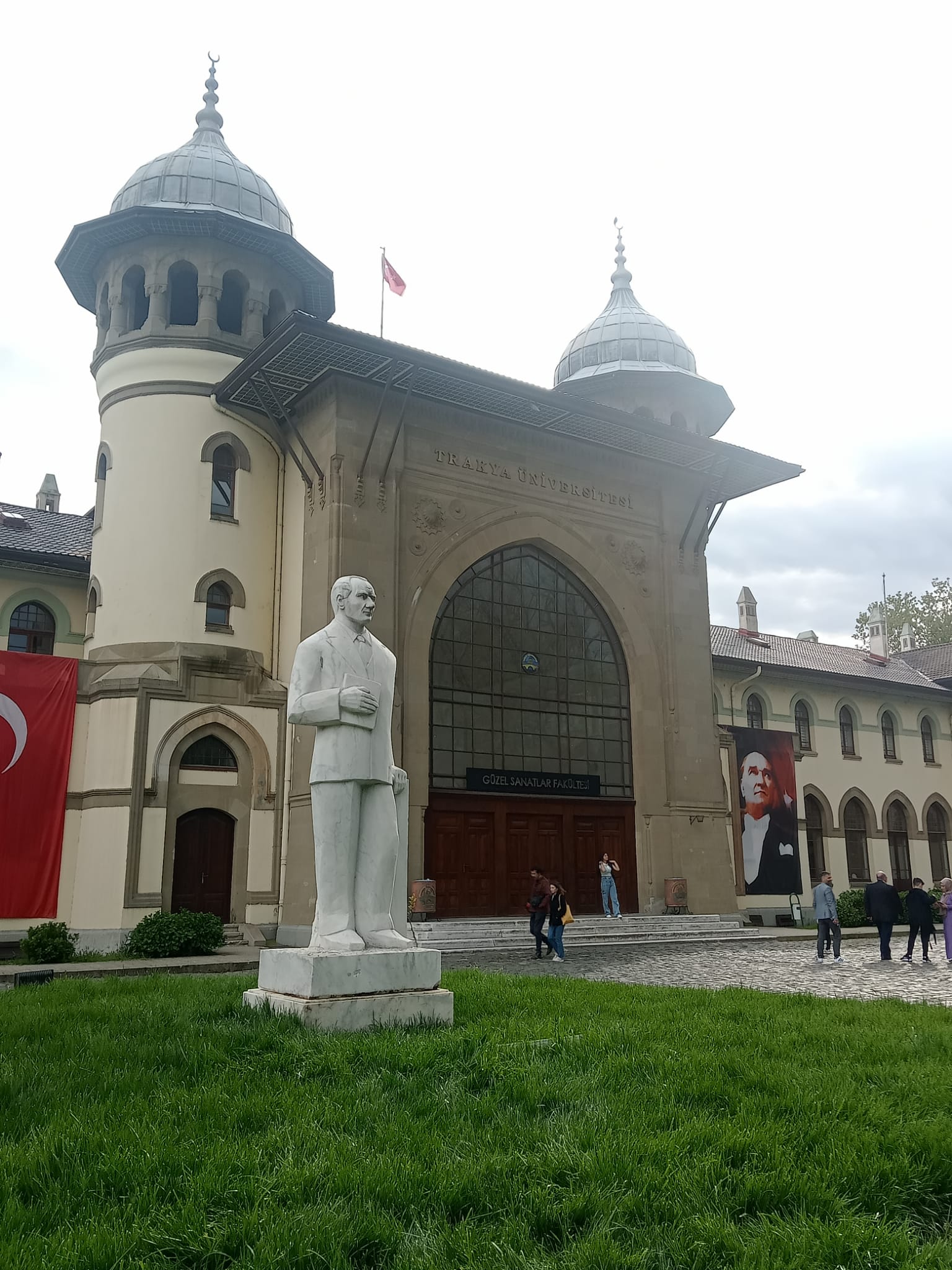 Atatürk Heykeli, Karaağaç Garı Önü • Konumu, Fotoğrafları ve Hakkındaki ...