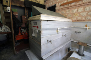 Kapalıçarşı Çakır Ağa Camii Abdest Teknesi 1