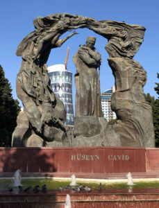 Hüseyin Cavid Heykeli, Bakü