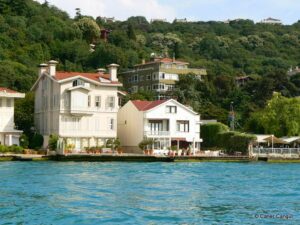 Heykeltraş İhsan Bey Yalıları