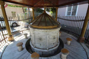 Mimar Acem Camii Şadırvanı