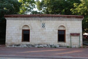 Çandarlı İbrahim Paşa Türbesi