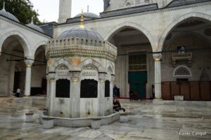 Yeni Valide Camii Şadırvanı