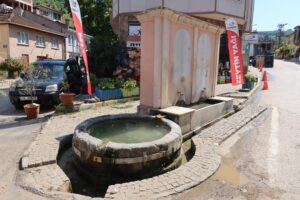 Çifte Çeşme, Tirilye