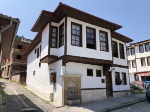 Gümüşlüce Yolu Vakıf Çeşmesi