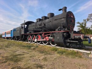 Kara Tren, 55020