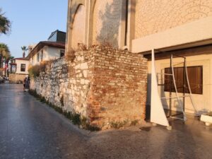 Sur Kalıntısı, Kuşadası