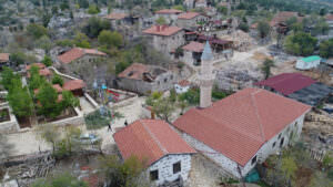 Akseki Sarıhacılar Köyü Camii