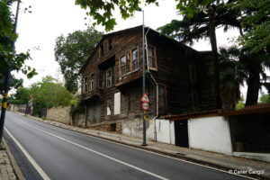 Köşk — Kısıklı, Büyük Çamlıca Cad., 8