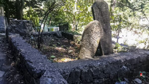 Akbaba Canfeda Hatun Camii Haziresi
