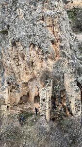 Kızlar Oğlanlar Manastırı