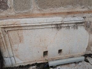 Arslanhane Camii Medresesi'ndeki devşirme yazıt