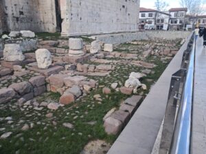 Bayramî Âsitânesi'nin temelinde bulunan kalıntılar