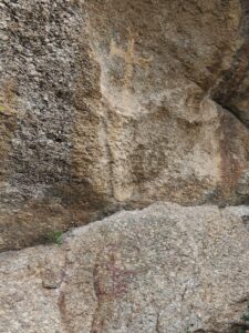 Sütlü Mevki Kaya Resmi ve Haç İşareti