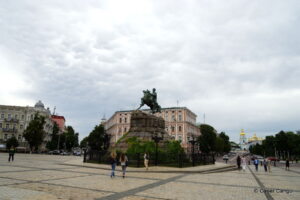 Bogdan Hmelnitskiy Anıtı