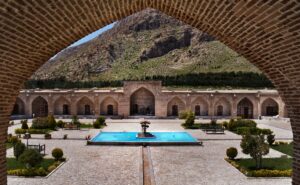 Şah Abbas Kervansarayı, Bisütun