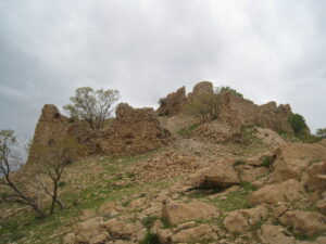 Yazdegerd Kalesi, Dalahu