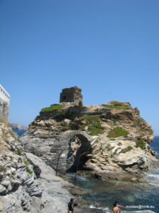 Andros Aşağı Kale