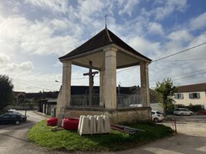 Moulins-en-Tonnerrois Kalvari