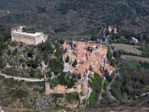 Castelnou Kalesi