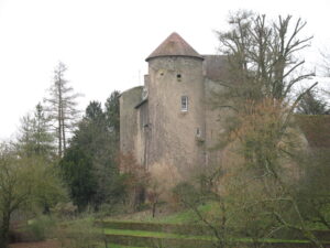 Marcilly-la-Gueurce Kalesi