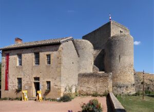 Semur-en-Brionnais Kalesi