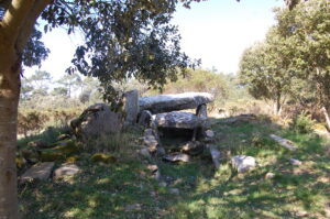 Dolmen, Mané Rohr